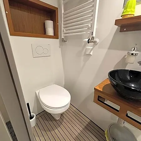 Hotelboat Iris *