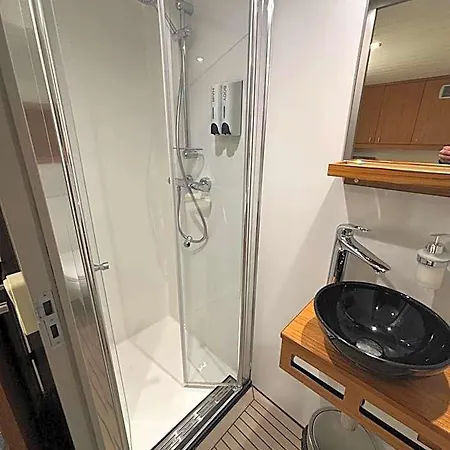 Hotelboat Iris Hotel