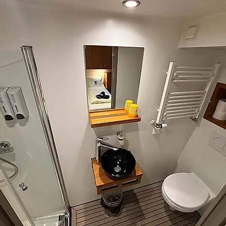 Hotelboat Iris *
