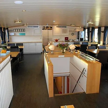 Hotelboat Iris Hotel