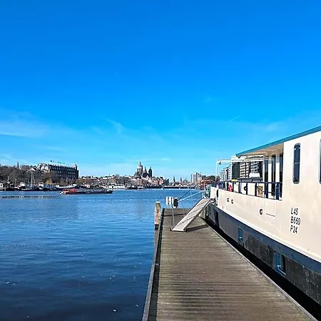 Hotel Hotelboat Iris